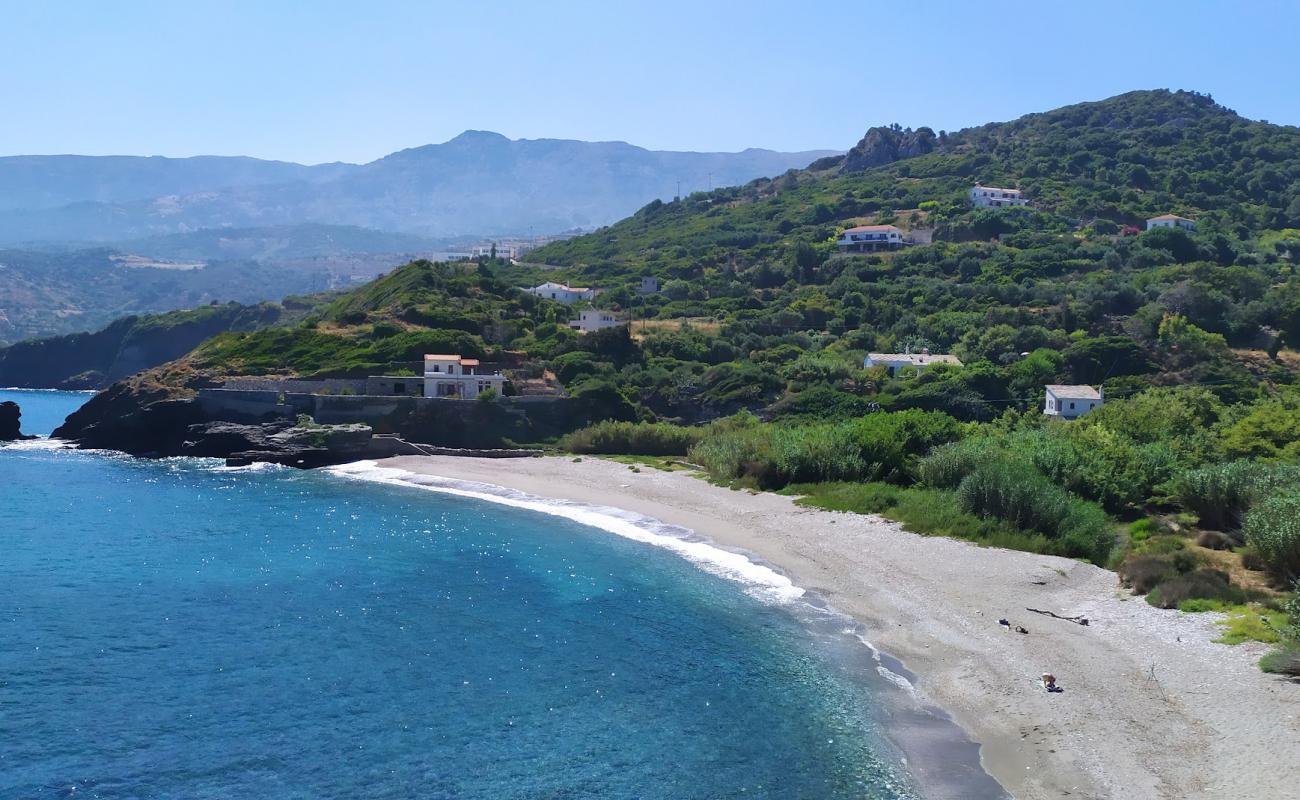 Paralia Keramio'in fotoğrafı gri çakıl taşı yüzey ile
