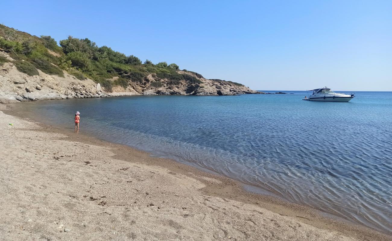 Proto Bilali Beach'in fotoğrafı gri kum ve çakıllar yüzey ile