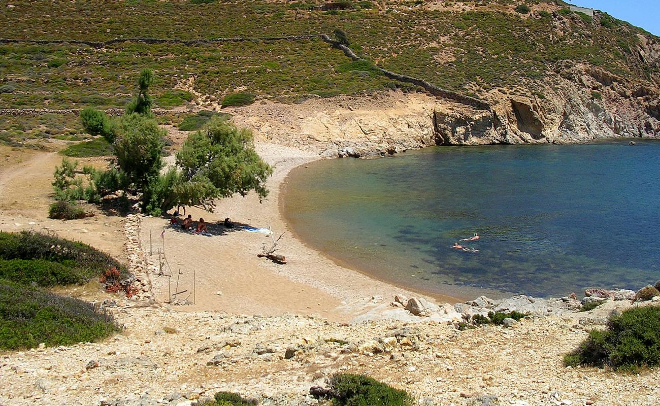 Paralia Didimes'in fotoğrafı bej kum ve çakıl yüzey ile