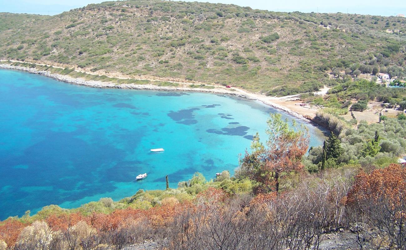Paralia Asprochorti'in fotoğrafı taşlı kum yüzey ile