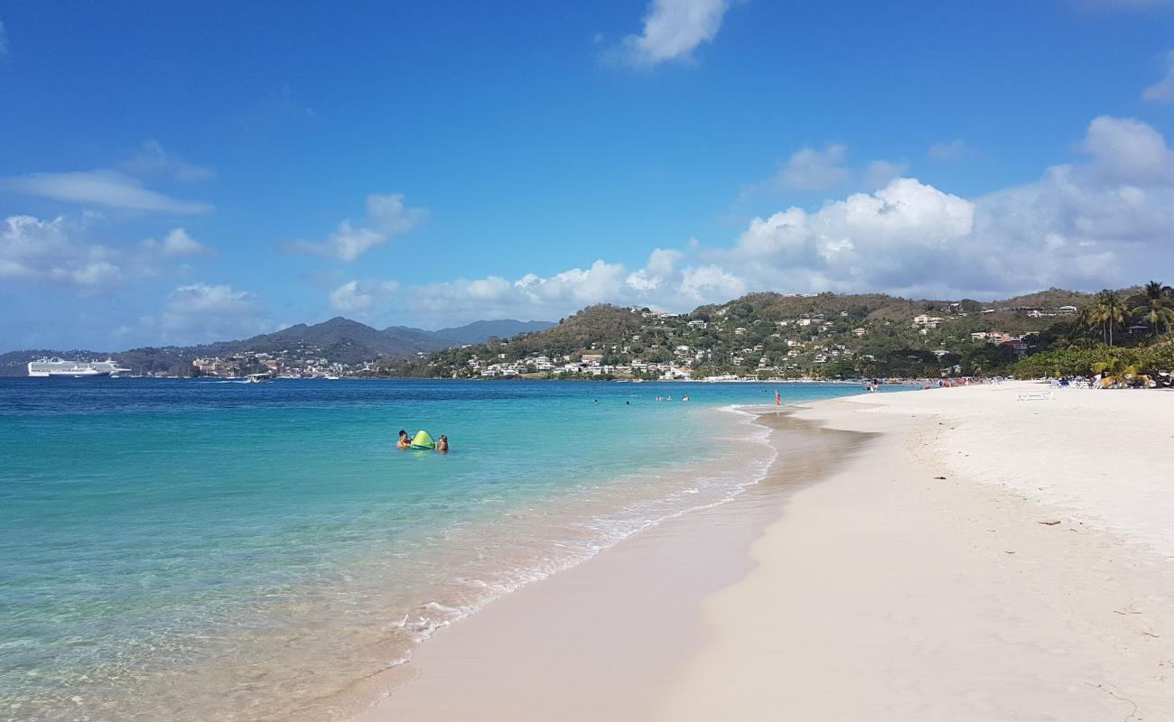 Grand Anse beach'in fotoğrafı i̇nce bej kum yüzey ile
