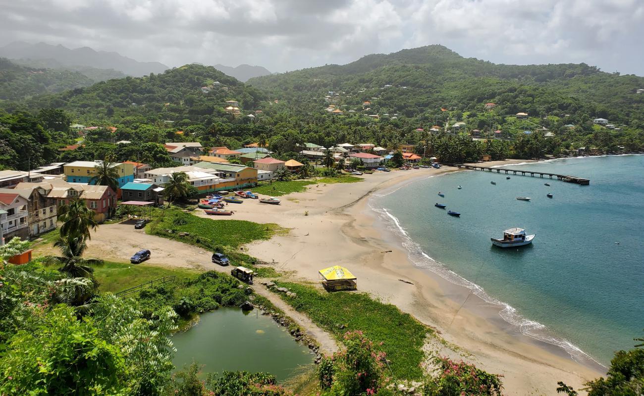 Sauteurs beach'in fotoğrafı gri kum yüzey ile