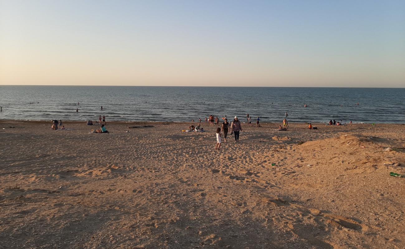 Ucretsiz Plaj'in fotoğrafı açık bej kum yüzey ile