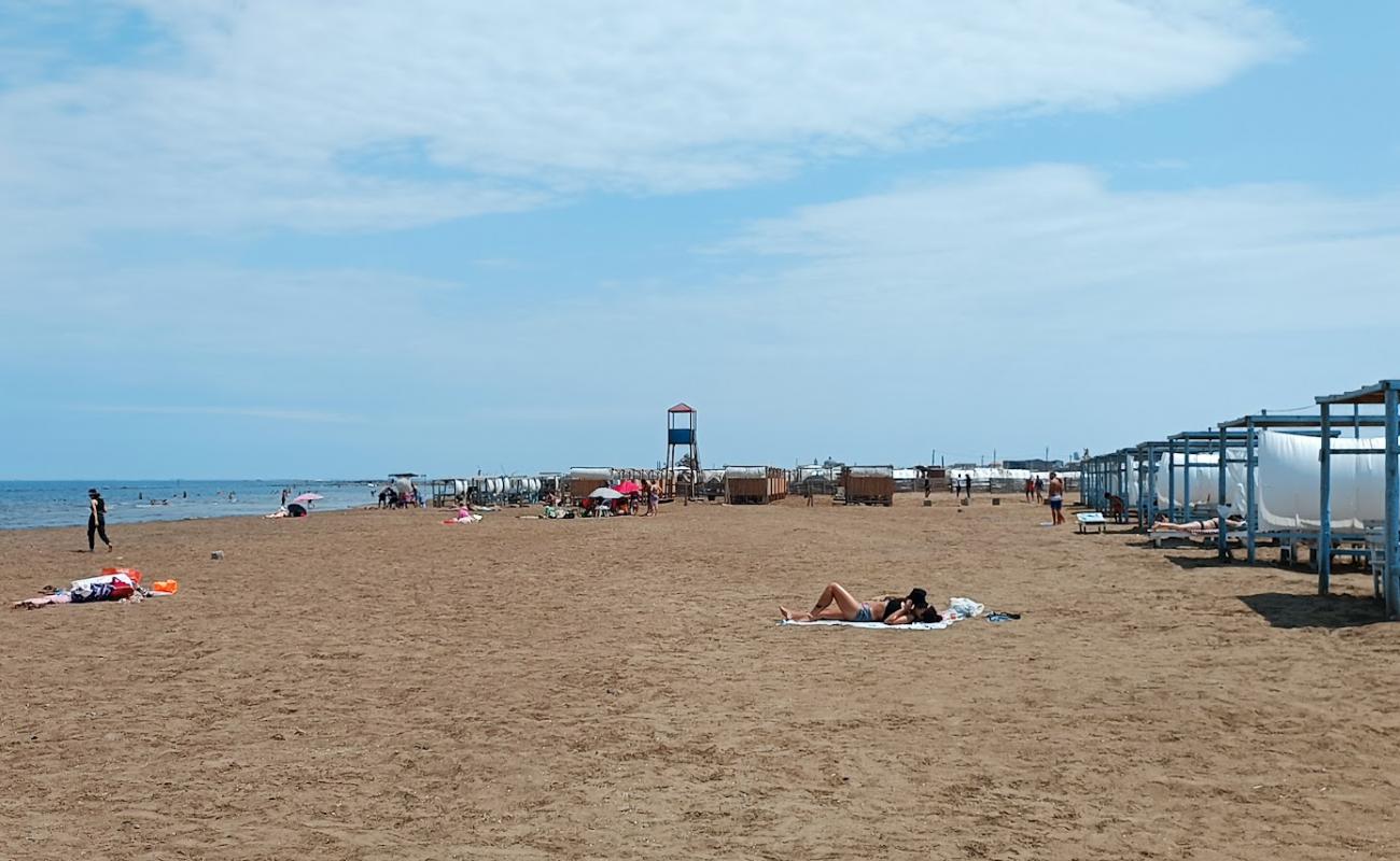 Qumbar Beach'in fotoğrafı açık bej kum yüzey ile