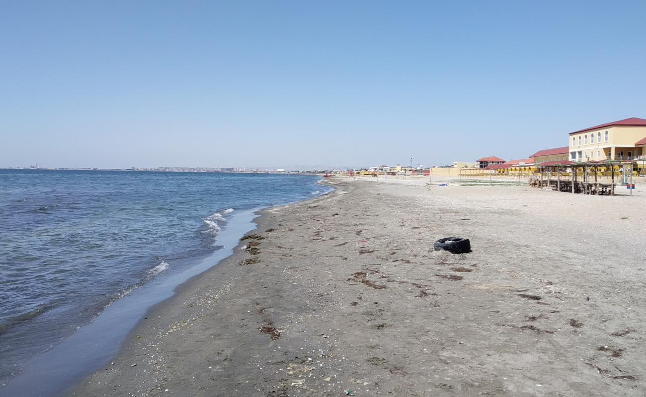 Emin Beach'in fotoğrafı açık bej kum yüzey ile