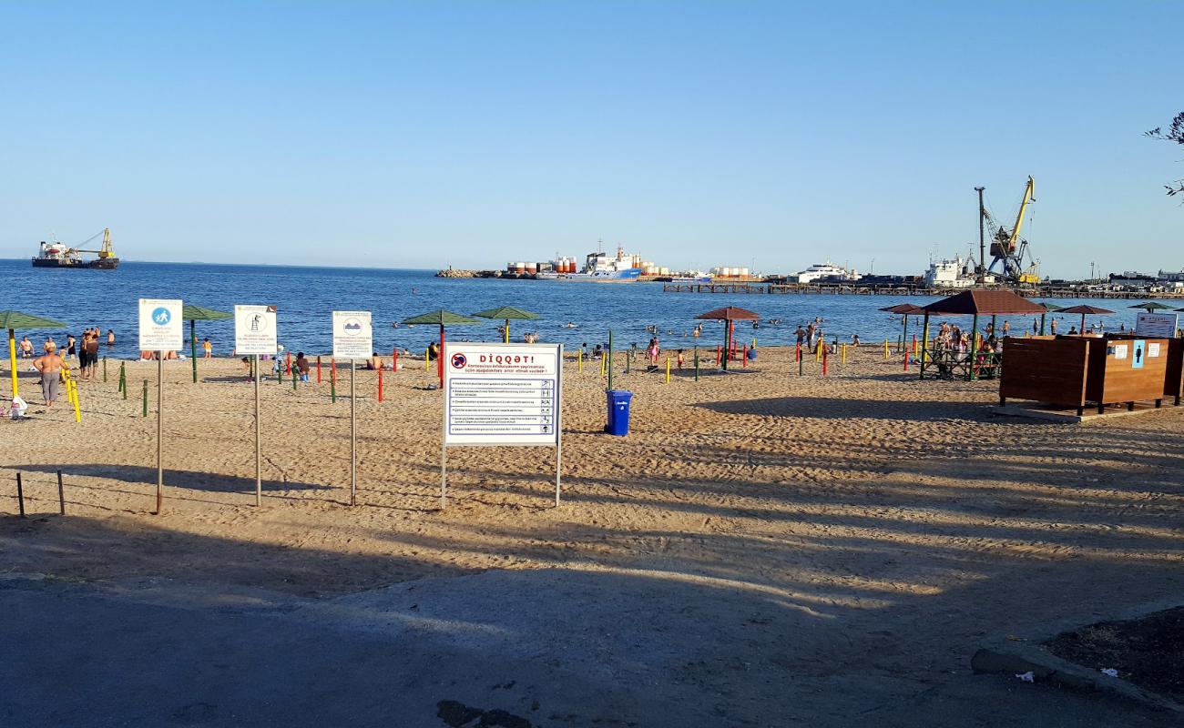 Bakhtiyar Aliyev Str. Beach'in fotoğrafı açık bej kum yüzey ile
