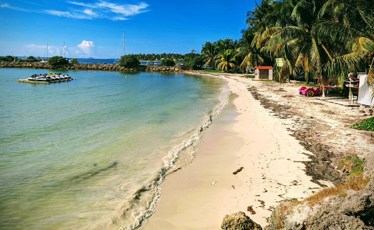 Plage les galbas'in fotoğrafı açık bej kum yüzey ile
