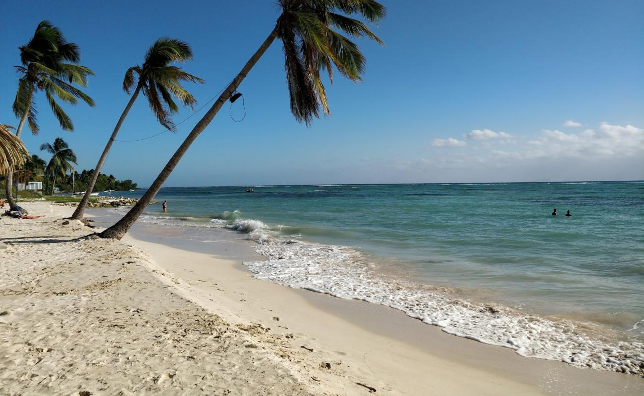Plage de Grand Bourg'in fotoğrafı i̇nce bej kum yüzey ile