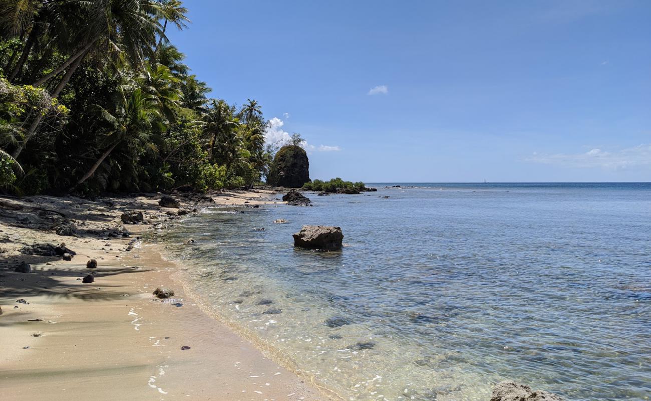 Sella Bay'in fotoğrafı taşlı kum yüzey ile