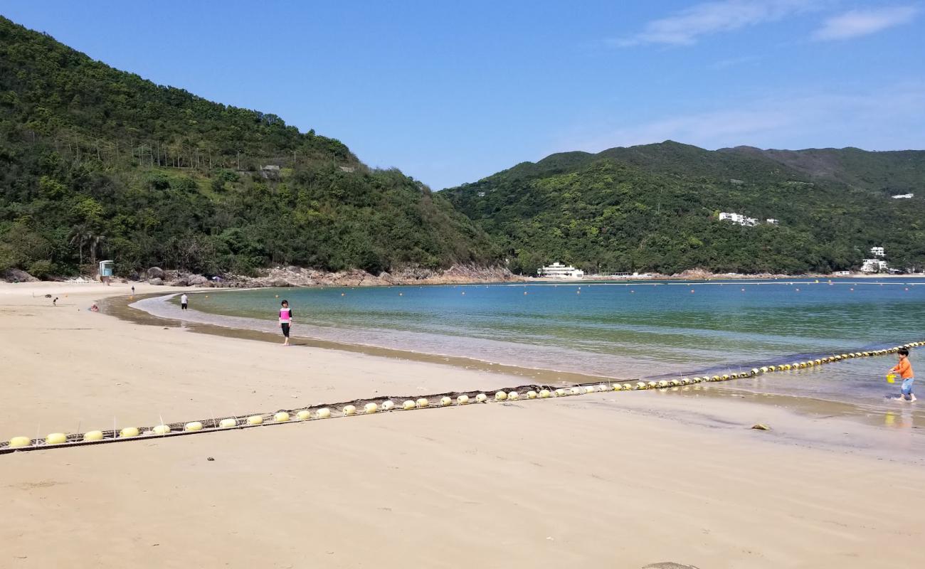 Clear Water Bay Beach II'in fotoğrafı parlak kum yüzey ile