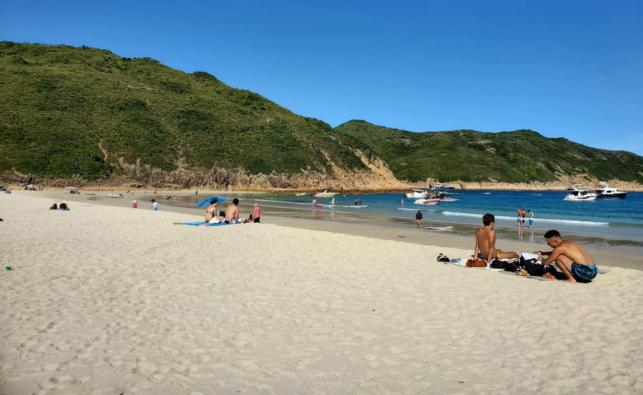 Long Ke Wan Beach'in fotoğrafı parlak kum yüzey ile