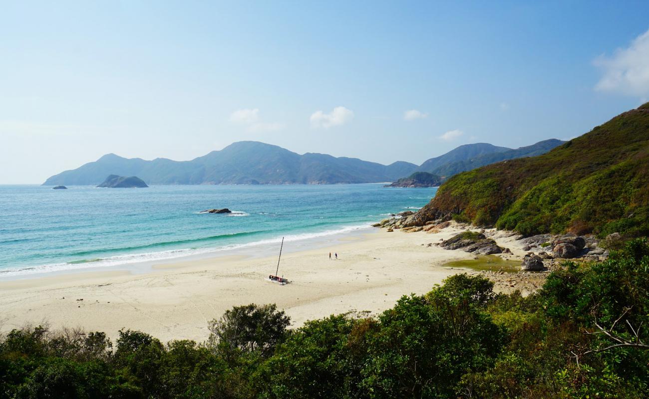 Tung Wan Beach'in fotoğrafı parlak kum yüzey ile