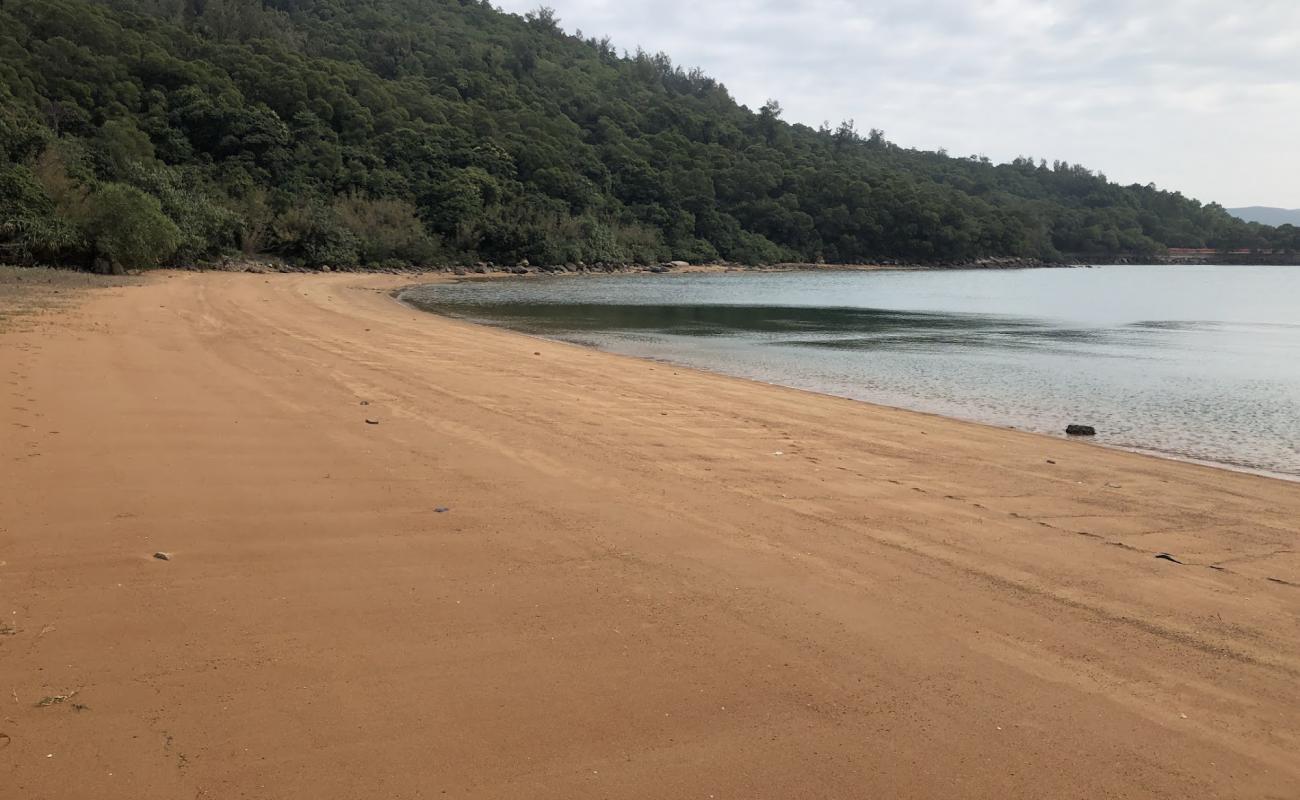 Wan Tsai Beach'in fotoğrafı parlak kum yüzey ile