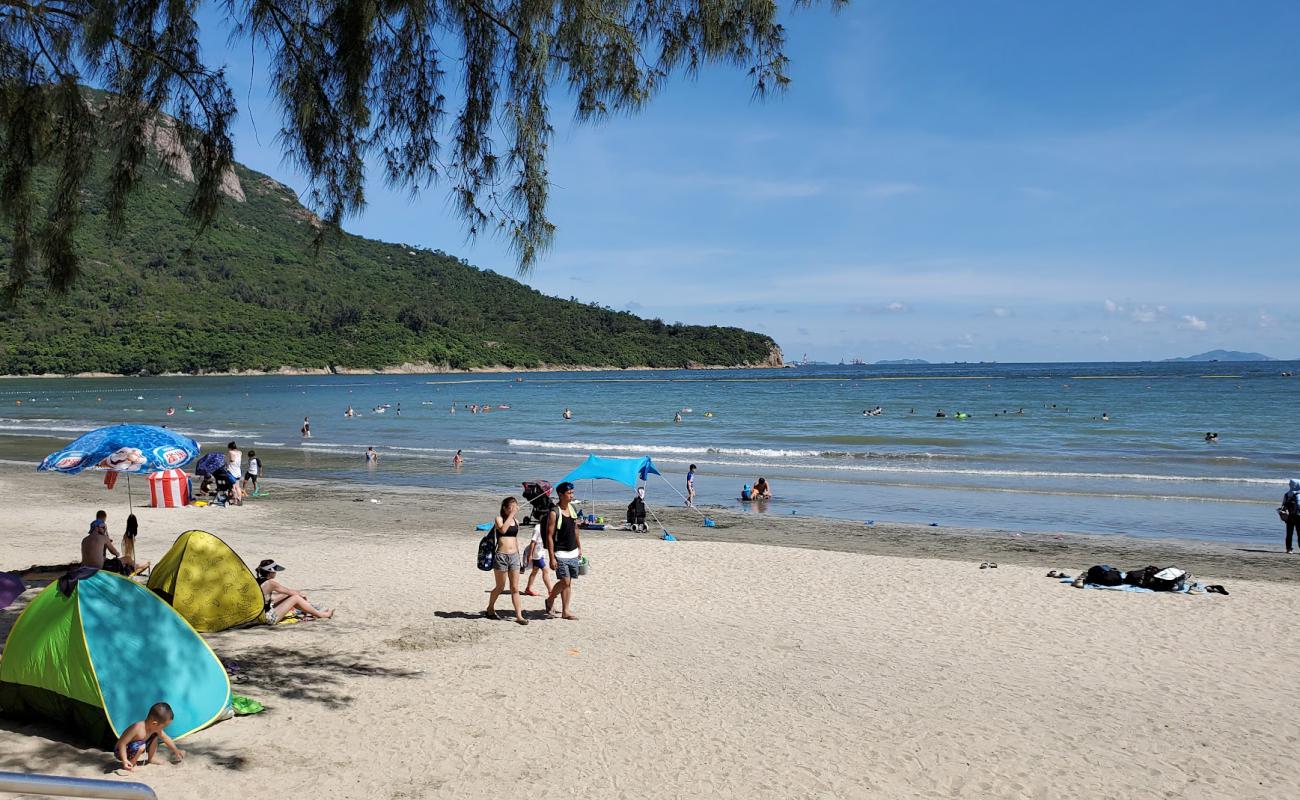 Pui O Beach'in fotoğrafı parlak kum yüzey ile