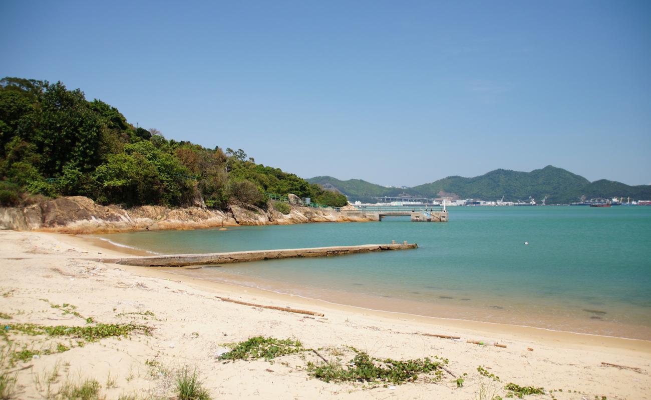 Tso Wan Pier'in fotoğrafı açık bej kum yüzey ile