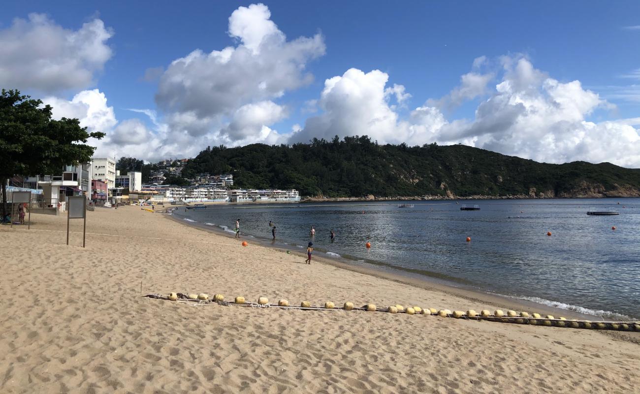 Tung Wan Beach'in fotoğrafı açık bej kum yüzey ile