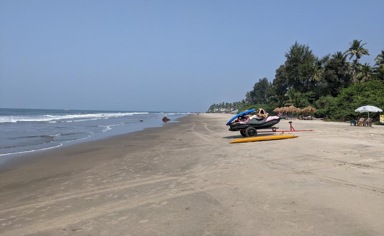 Ashvem Beach'in fotoğrafı açık bej kum yüzey ile