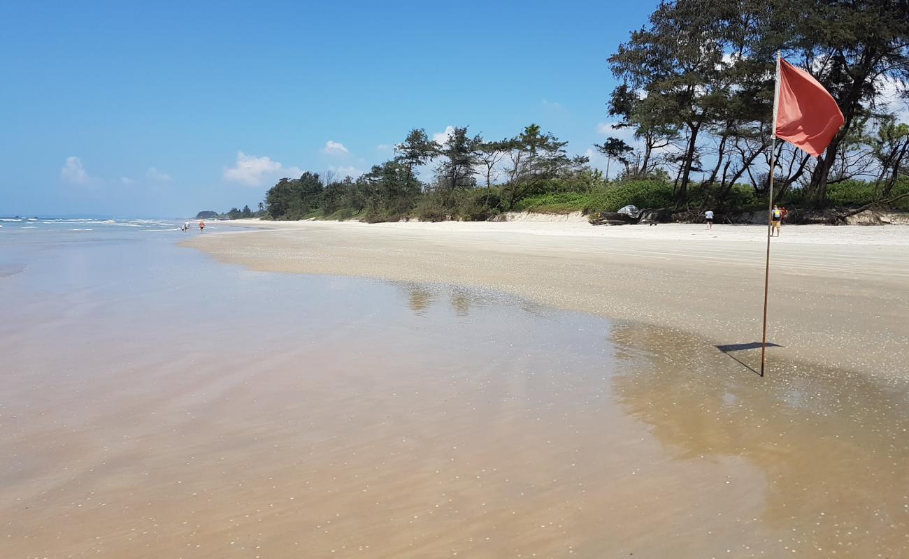 Varca Beach'in fotoğrafı açık bej kum yüzey ile