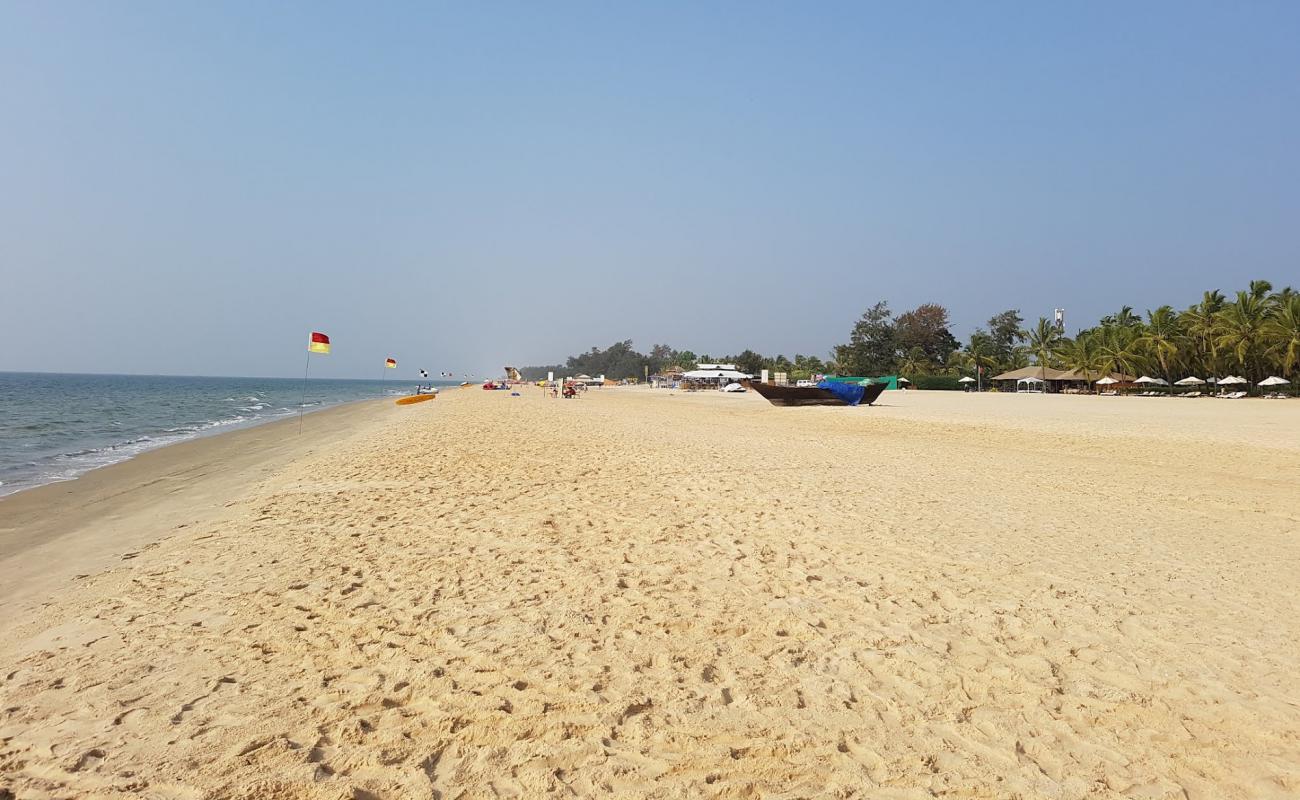 Mobor Beach'in fotoğrafı parlak kum yüzey ile