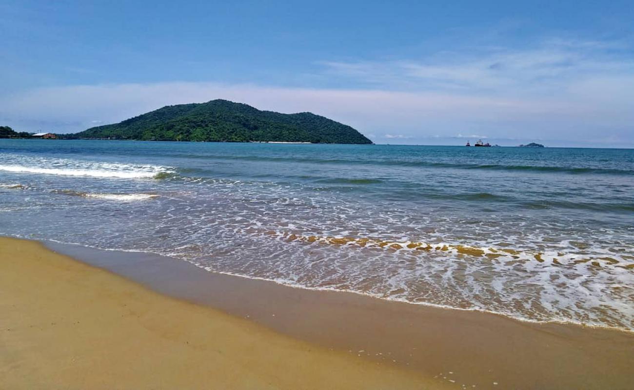 Karwar Beach'in fotoğrafı açık bej kum yüzey ile