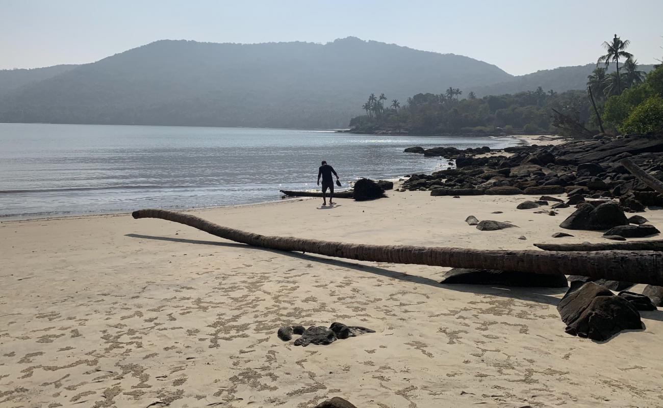 Lord Mahaveera Beach'in fotoğrafı açık bej kum yüzey ile