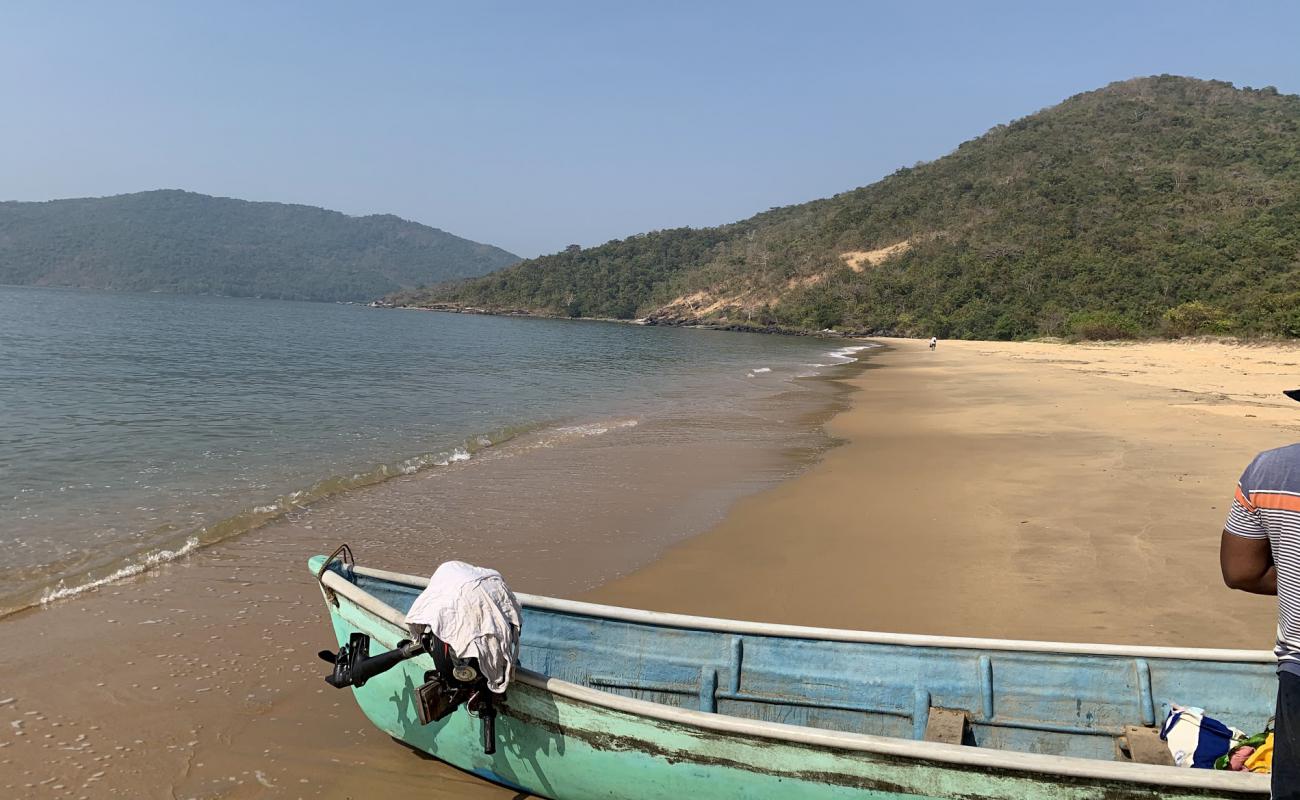 Kamal Jungle beach'in fotoğrafı parlak kum yüzey ile