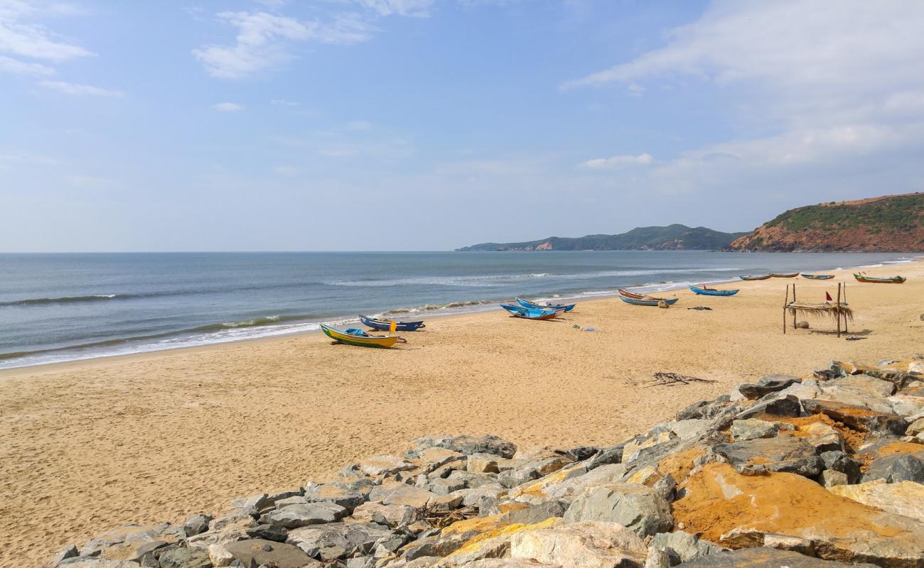 Nirvana Beach'in fotoğrafı açık bej kum yüzey ile