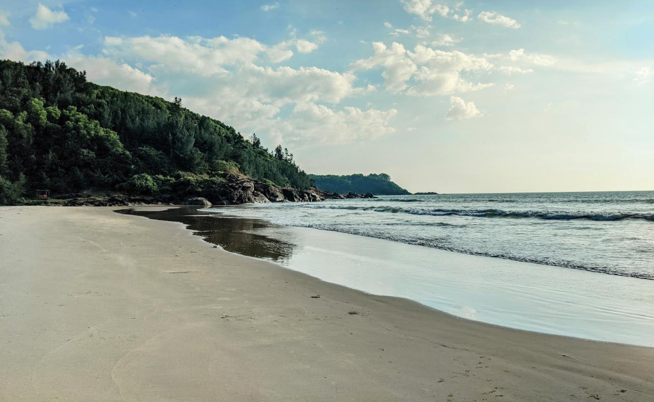 Kadle Beach'in fotoğrafı parlak kum yüzey ile