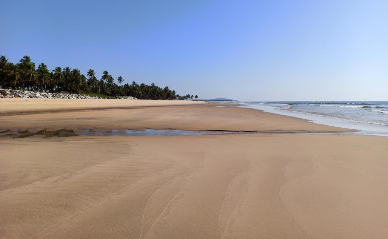 Pavinkurva Beach'in fotoğrafı açık bej kum yüzey ile