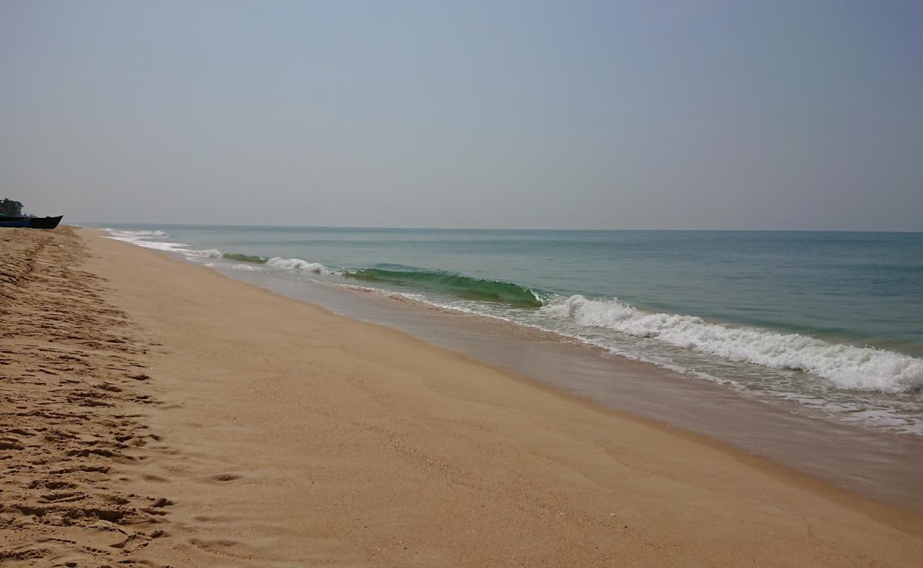 Yermal Thenka Beach'in fotoğrafı parlak kum yüzey ile