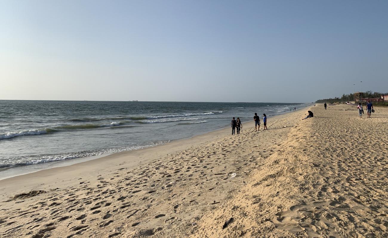 Tannir Bavi Beach'in fotoğrafı açık bej kum yüzey ile