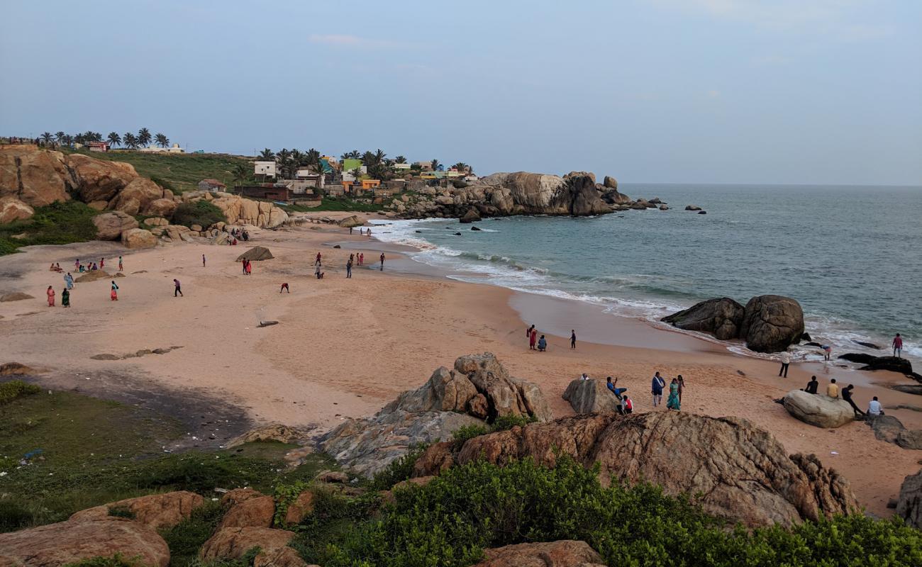 Muttom Beach'in fotoğrafı parlak kum yüzey ile