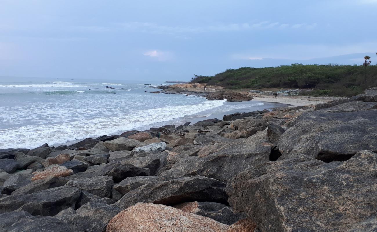 Leepuram Beach'in fotoğrafı parlak kum yüzey ile