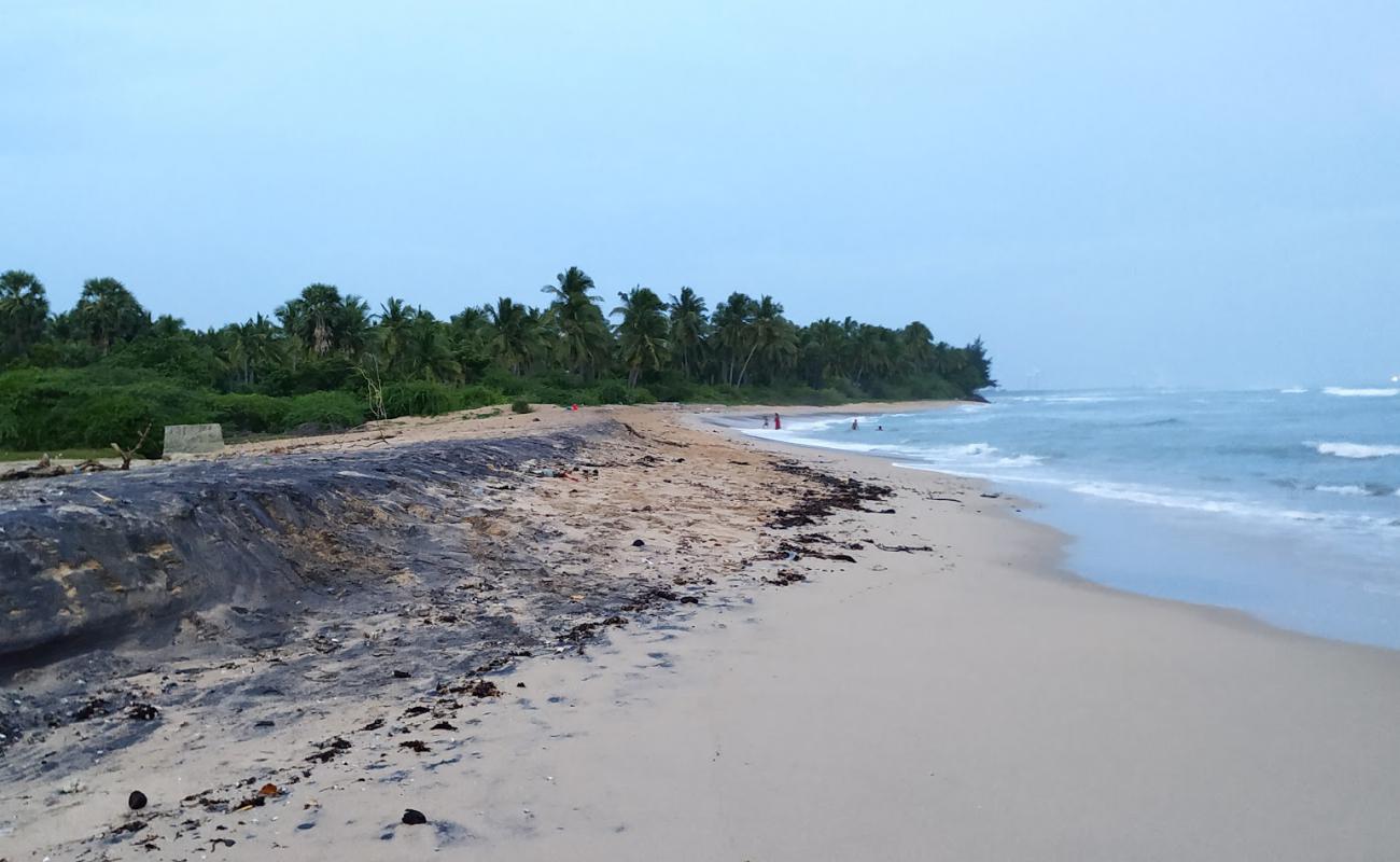 Vattakottai Fort Beach'in fotoğrafı parlak kum yüzey ile