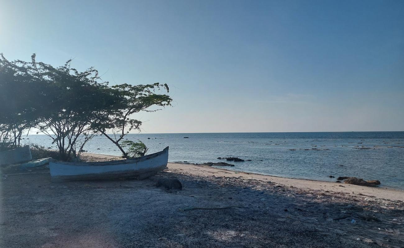 Brisy Beach'in fotoğrafı açık bej kum yüzey ile