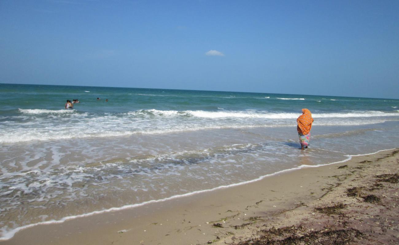 Mandapam Camp Beach'in fotoğrafı açık bej kum yüzey ile