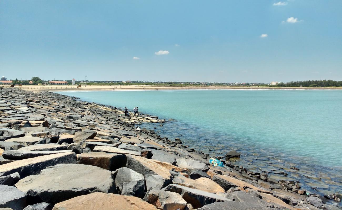 Karaikal Beach'in fotoğrafı açık bej kum yüzey ile