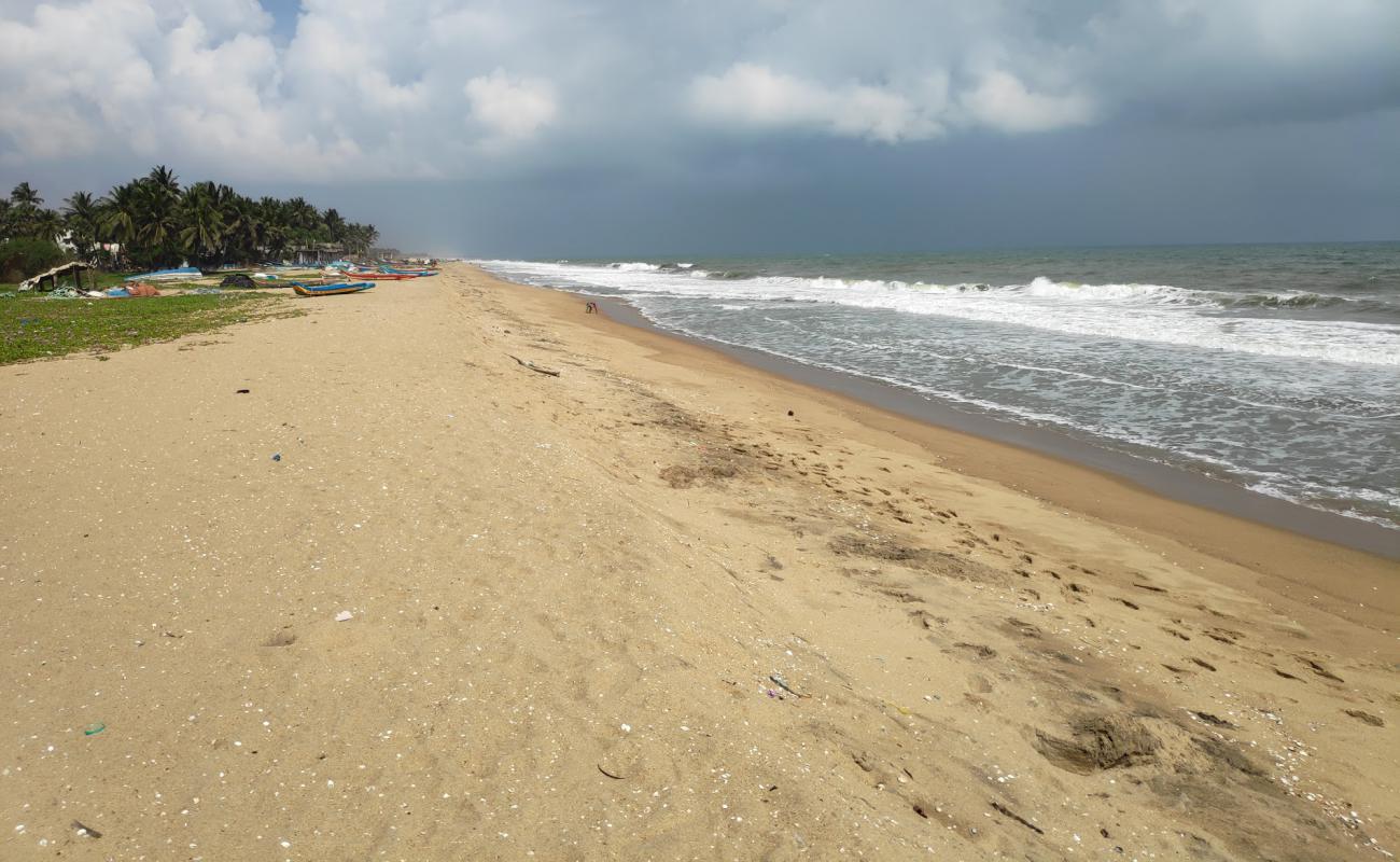 Pondicherry University Beach'in fotoğrafı parlak kum yüzey ile