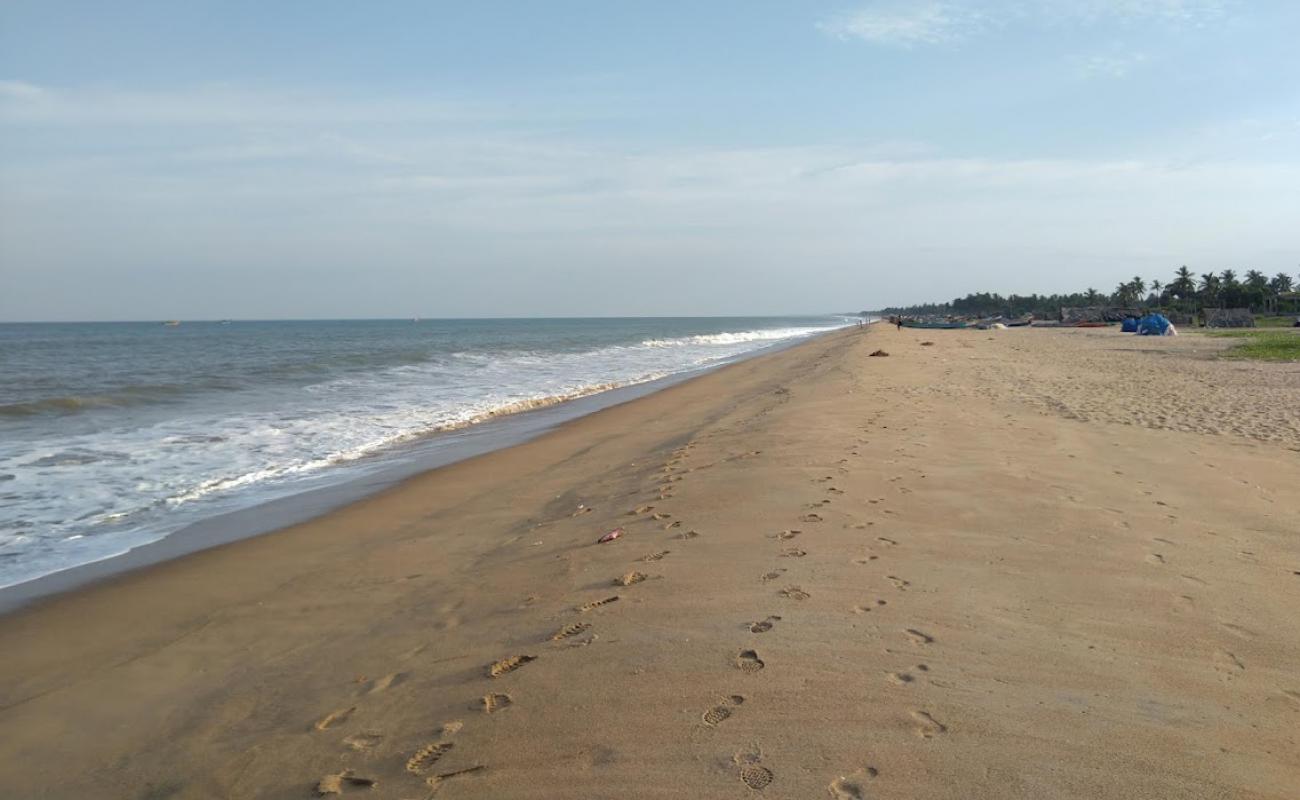 Villupuram Beach'in fotoğrafı açık bej kum yüzey ile