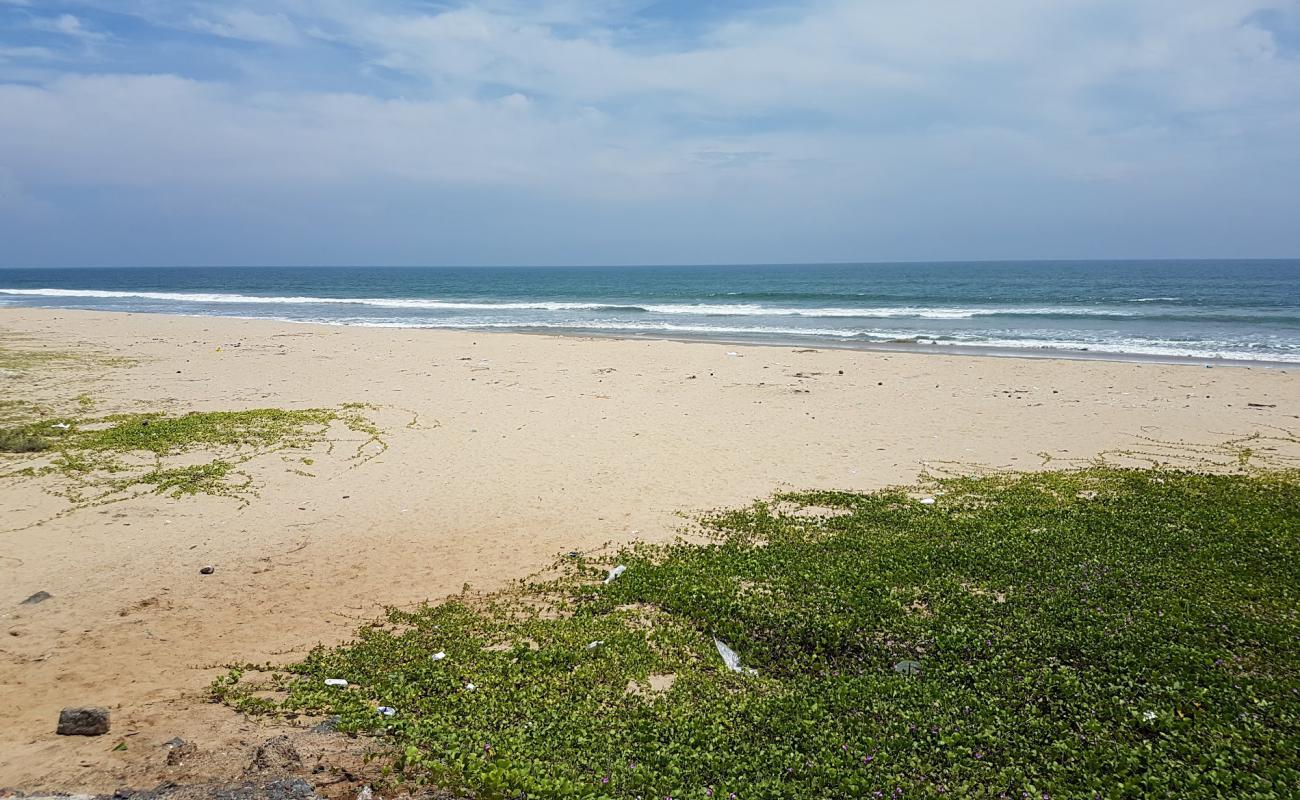 Thirtavari Beach'in fotoğrafı açık bej kum yüzey ile