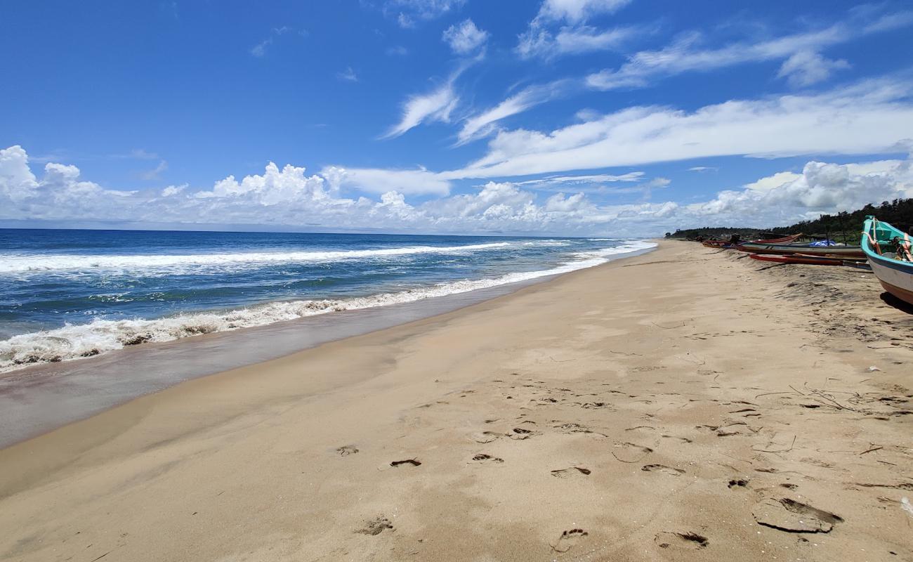 Pattipulam Beach'in fotoğrafı açık bej kum yüzey ile