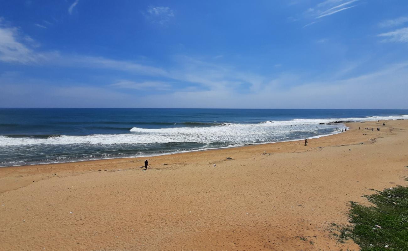 Kovalam Beach'in fotoğrafı açık bej kum yüzey ile
