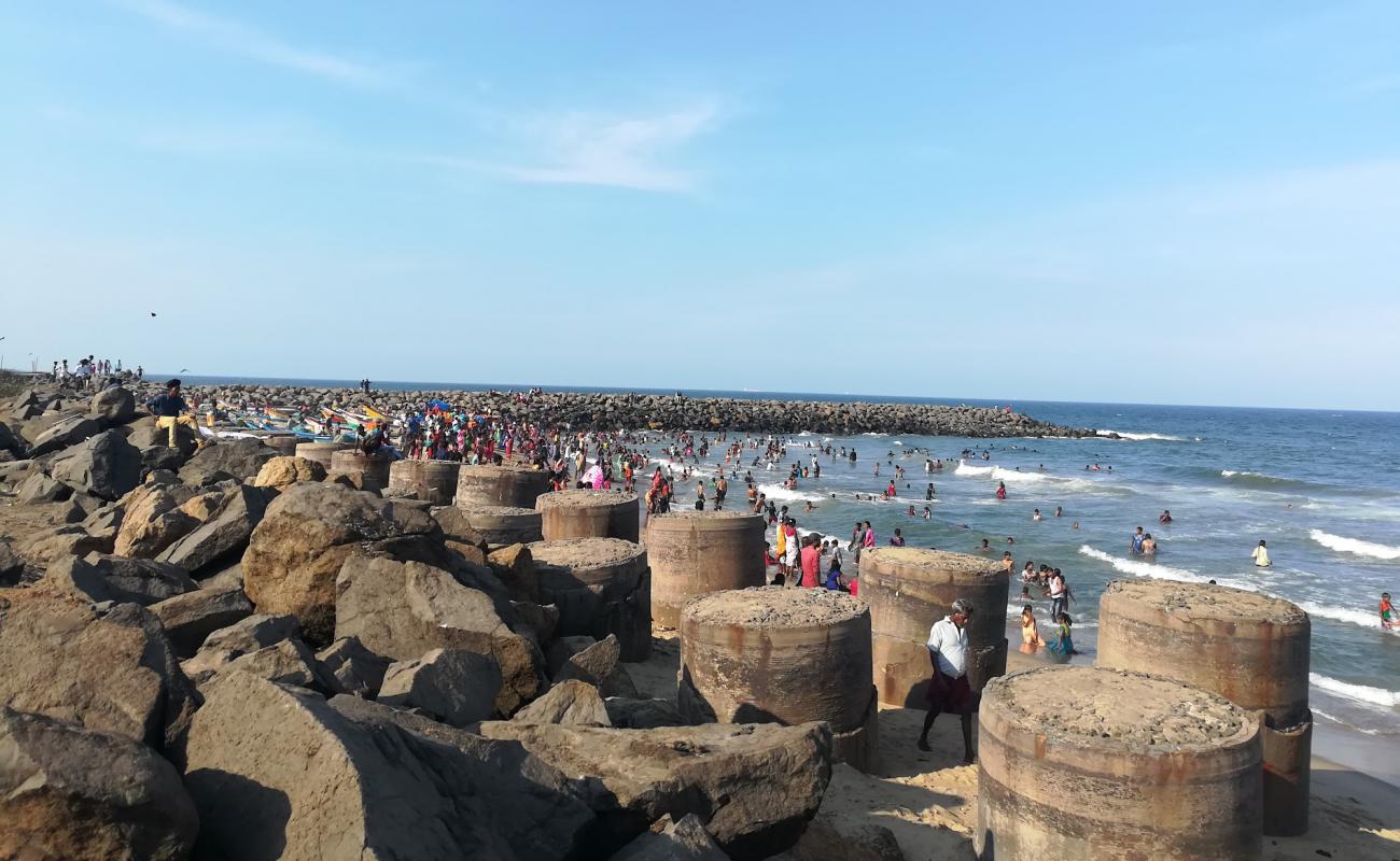 Palagai Thotti Kuppam Beach'in fotoğrafı açık bej kum yüzey ile