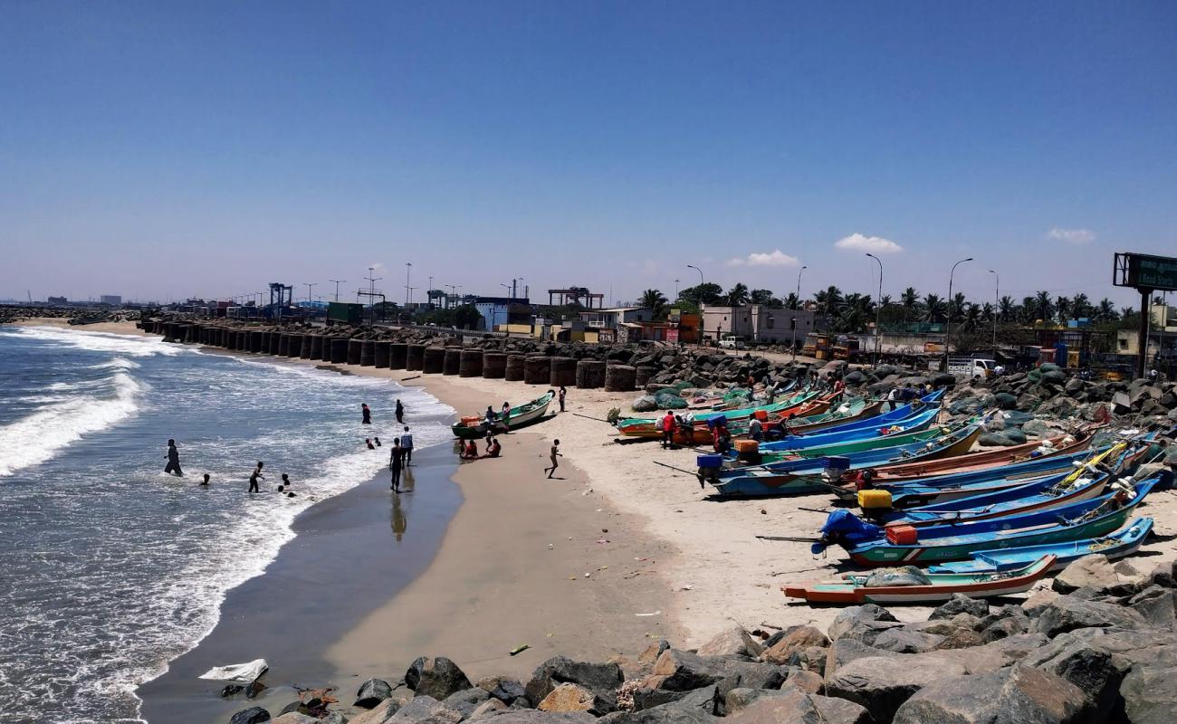 Bharathiyar Nagar Beach'in fotoğrafı parlak kum yüzey ile