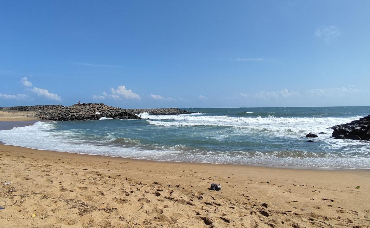 Ennore Thazankuppam Breakwater Beach View'in fotoğrafı açık bej kum yüzey ile
