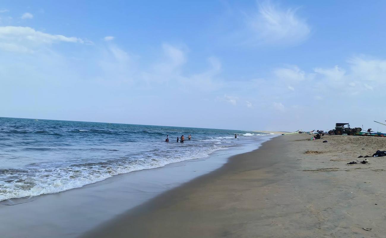 Tupilipalem Beach'in fotoğrafı açık bej kum yüzey ile