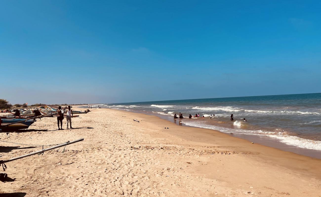 Thummalapenta Beach'in fotoğrafı açık bej kum yüzey ile