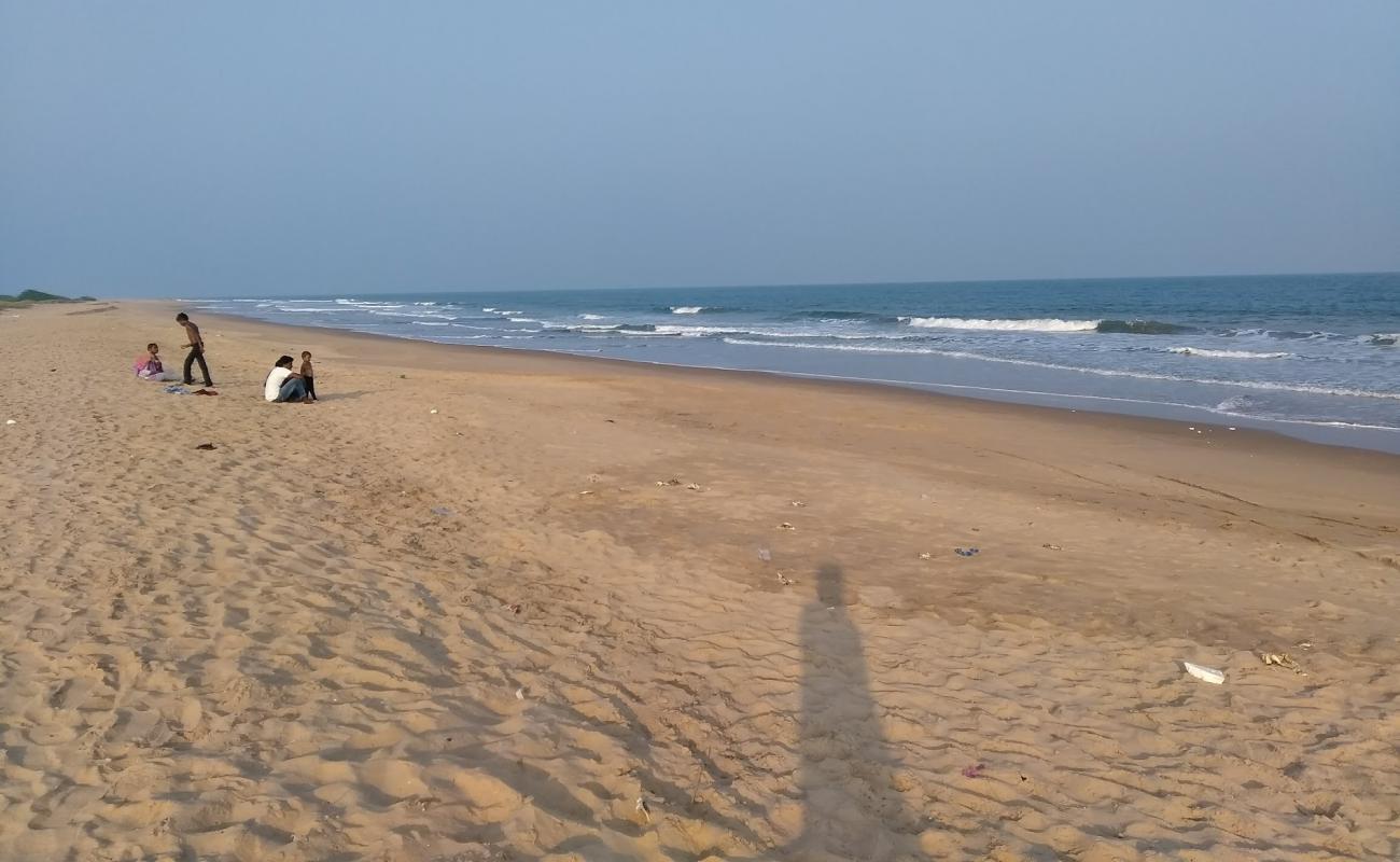Karedu Beach'in fotoğrafı açık bej kum yüzey ile