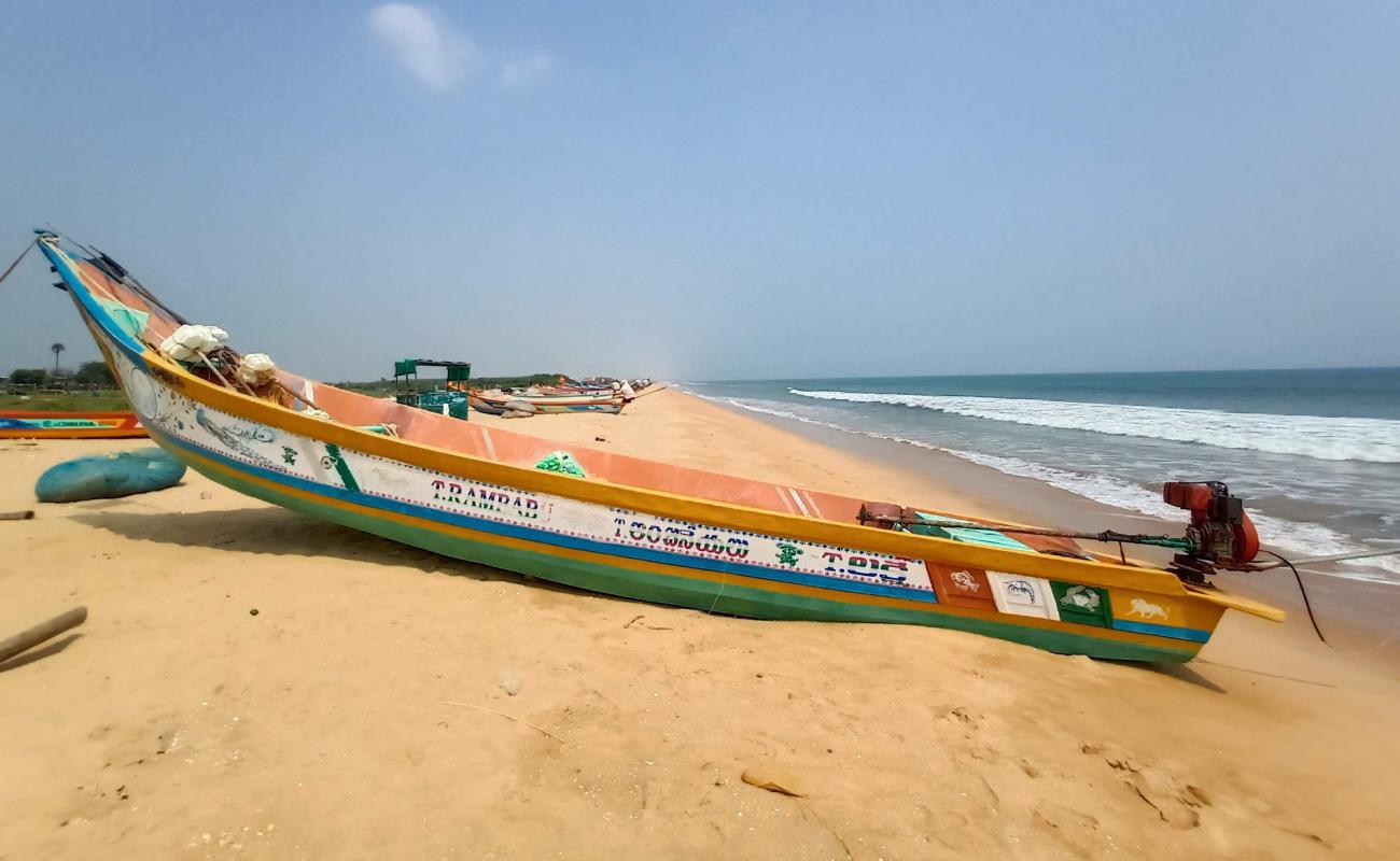 Ethamukkala Beach'in fotoğrafı açık bej kum yüzey ile