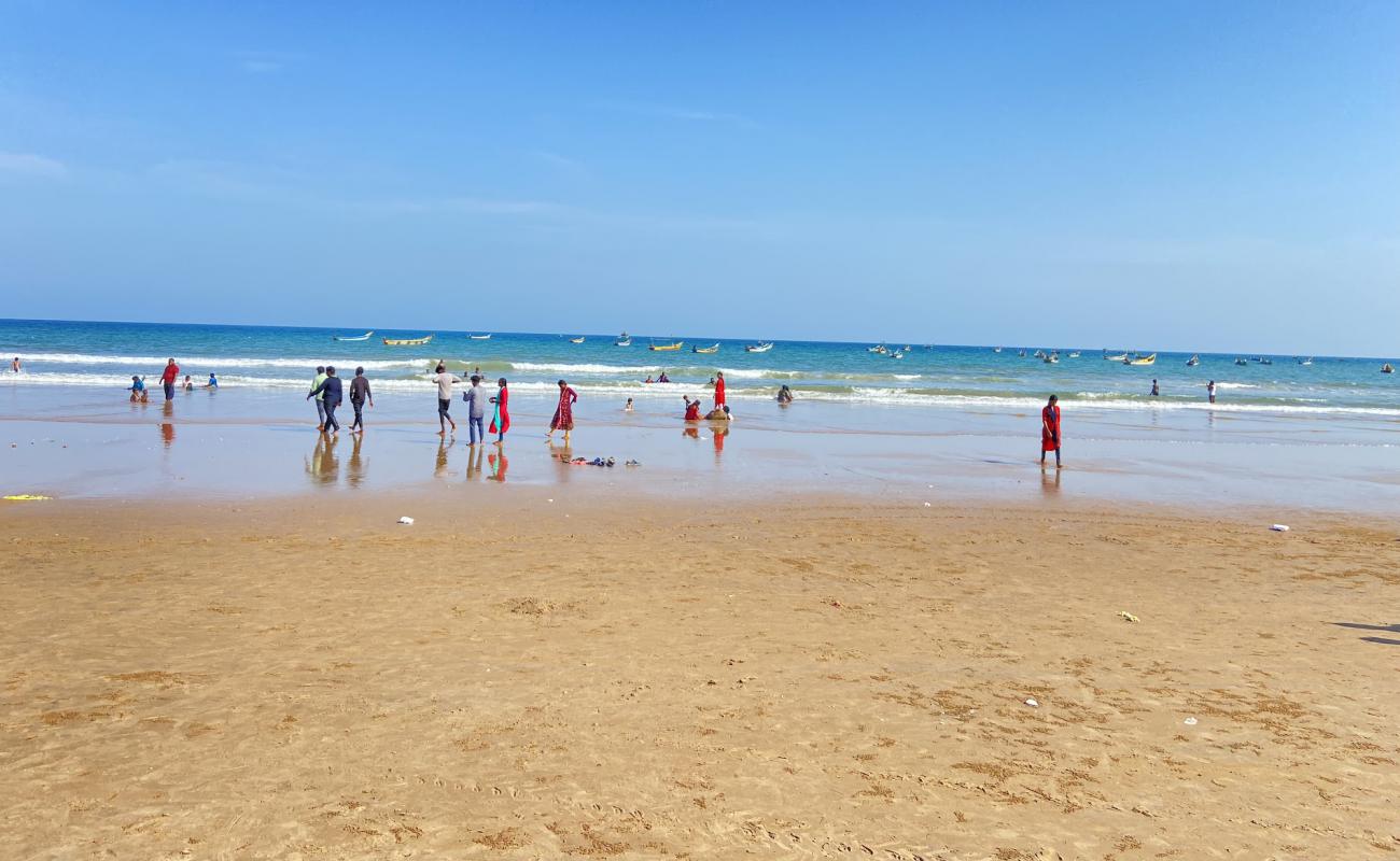 Chirala Beach'in fotoğrafı parlak kum yüzey ile